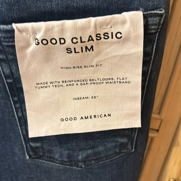 Good American Good Classic Slim Jeans - Picture 15 of 16